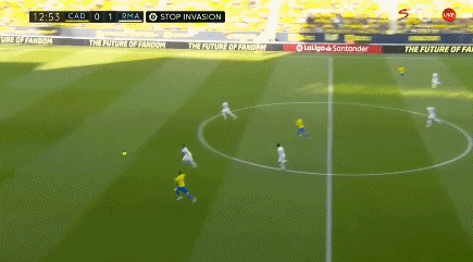 1v4戏耍巴萨后防！17岁就值6000万的他比亚马尔更有望成为金球？（1挑4戏耍巴萨防线！17岁身价6000万，他比亚马尔更有望问鼎金球？）