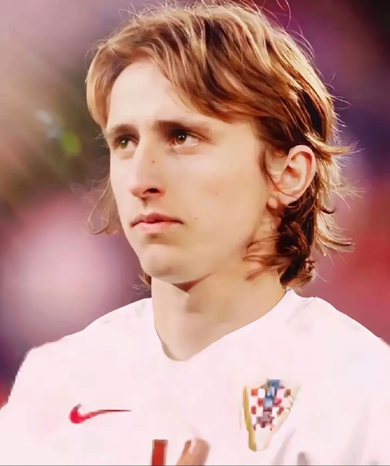 篮球勇士替补中锋贡献关键篮板