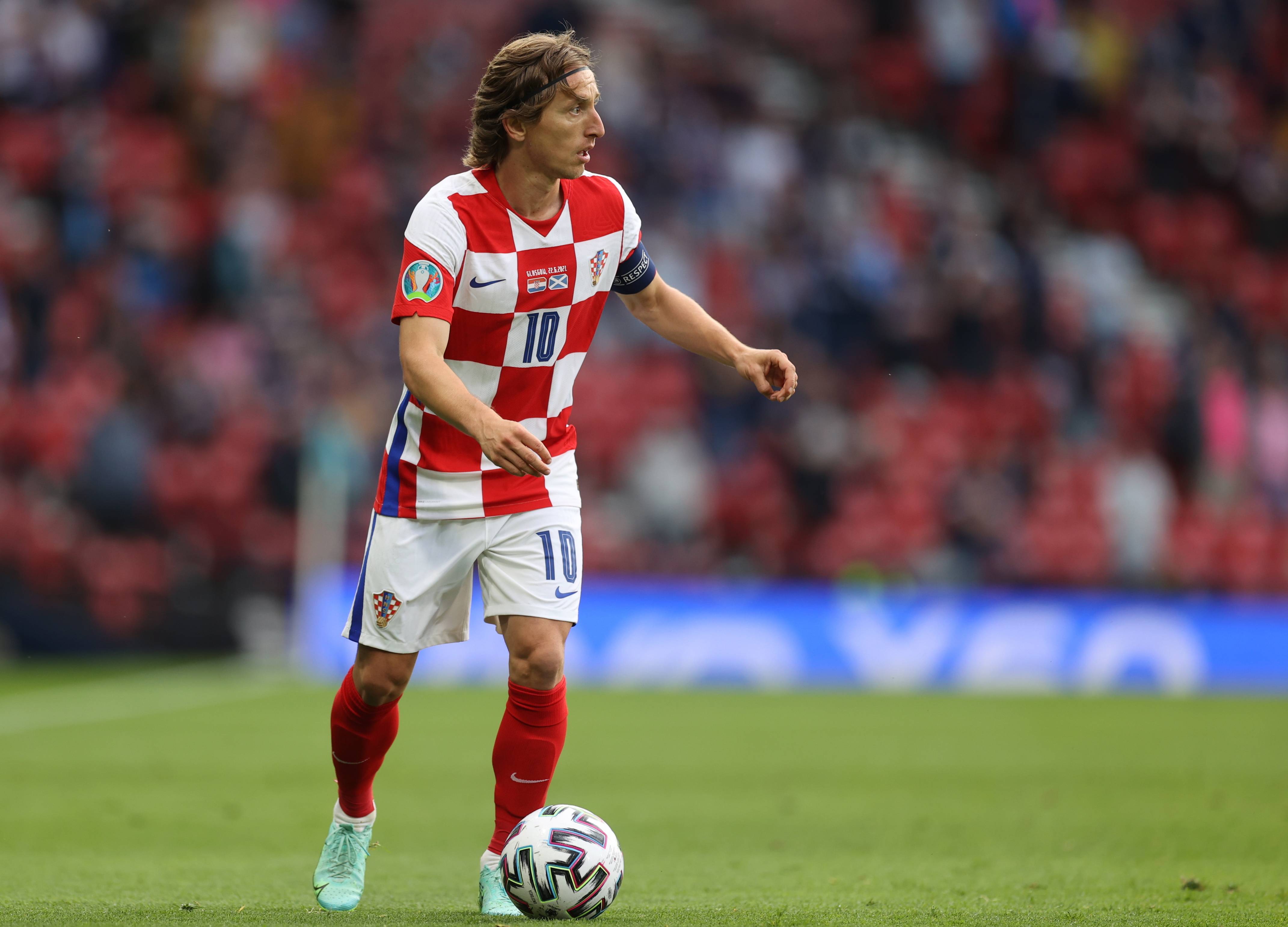 曼联中场组织乏力