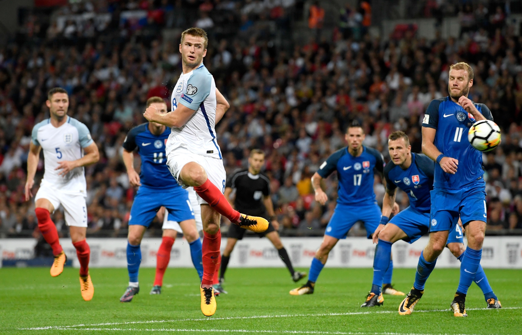 梅开二度+绝杀，C罗当选利雅得胜利vs费哈全场最佳球员