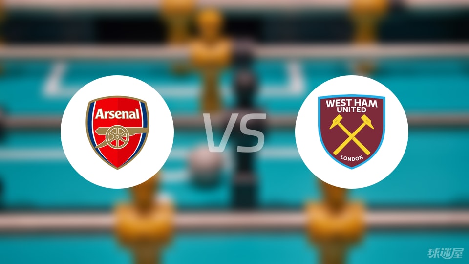 有爱，埃德森用手语向一名聋哑女球童示意：我爱你